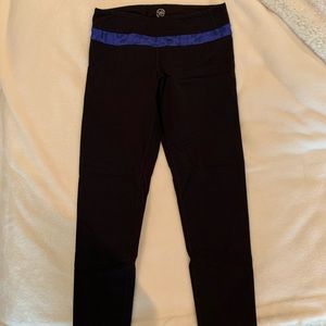 Tuff Athletics Size XS Black Capri Leggings